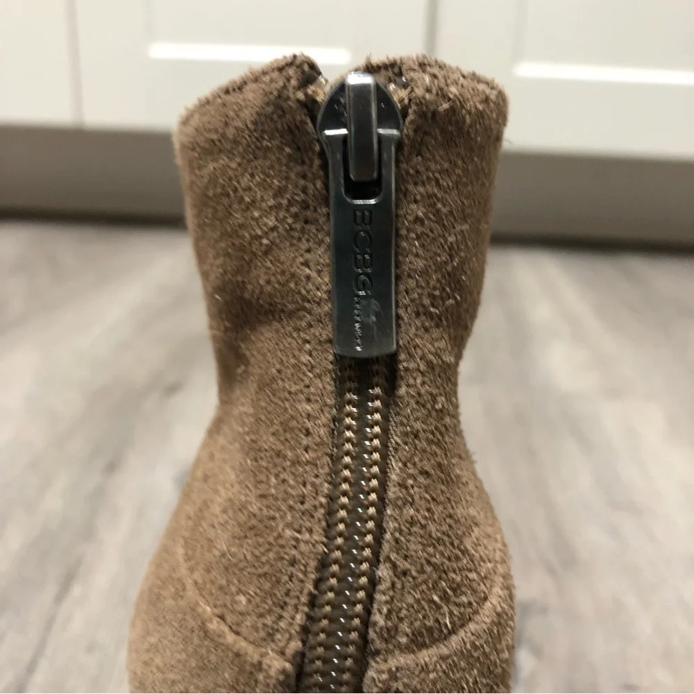 BCBGeneration Size 7.5 Booties Kleina Boots Tan Suede Ankle Leather Heeled Shoes